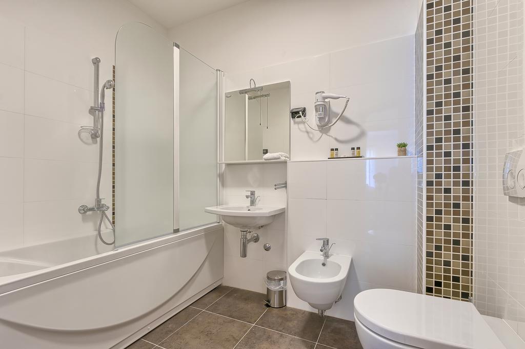 פאז'אנה Adriatic Apartments מראה חיצוני תמונה